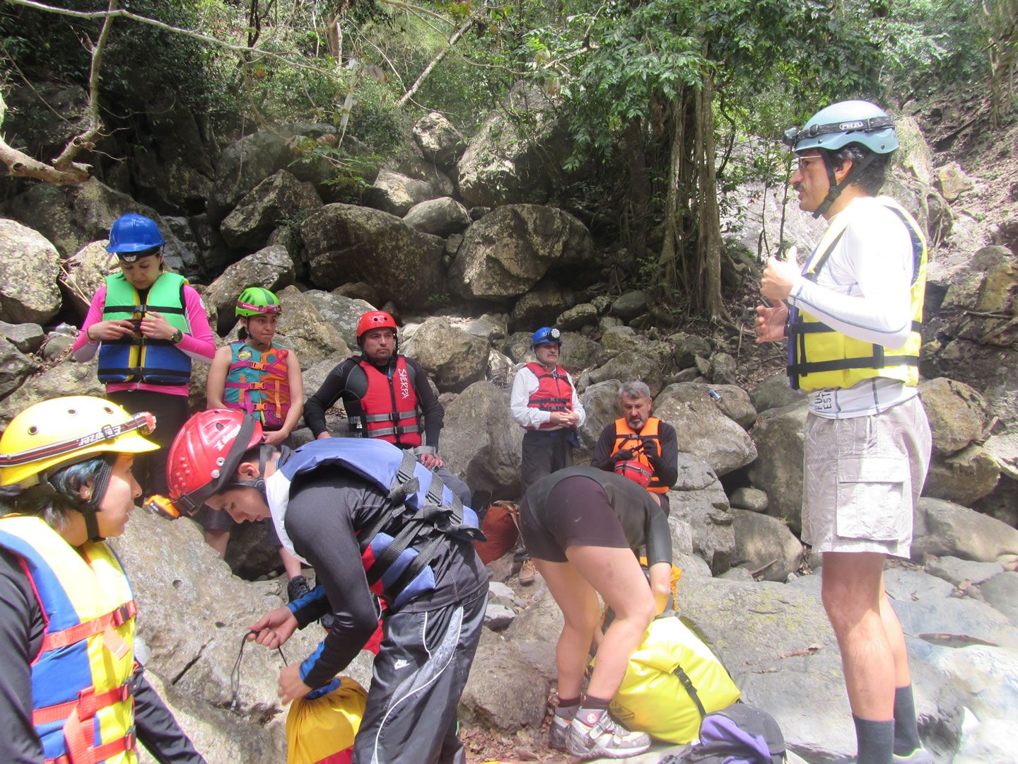 Cursos alpinismo ríos subterráneos club citlaltépetl